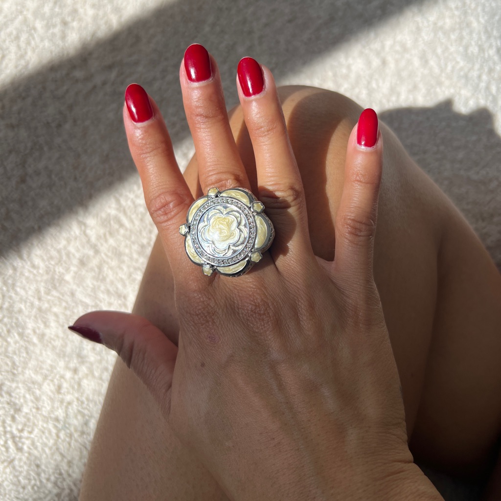 Lauren G Adams Daisy Swirl Cocktail Ring!